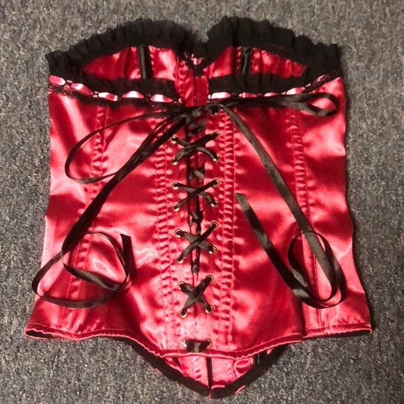 Corset - Picture 4 of 4